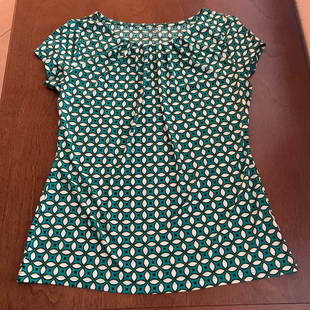 Patterned short sleeve shirt